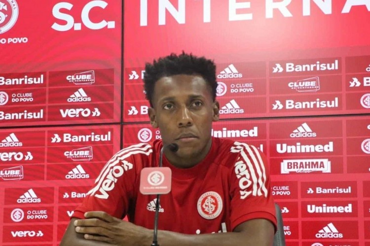 https://radiofm97.com.br/uploads/news/Moisés treina e ganha força para voltar ao Inter na Libertadores