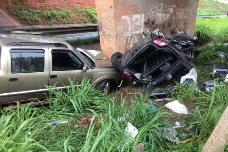 https://radiofm97.com.br/uploads/news/Motorista fica ferido após capotar carro em rodovia de Fernandópolis