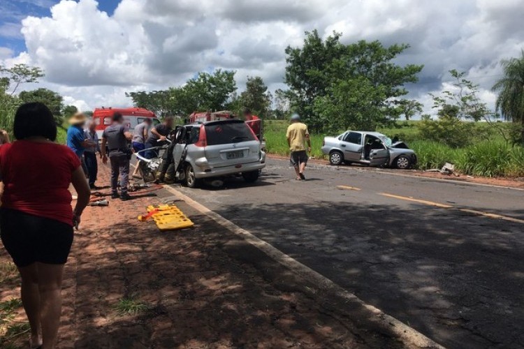 https://radiofm97.com.br/uploads/news/Homem morre após batida entre carros em rodovia de Fernandópolis - SP