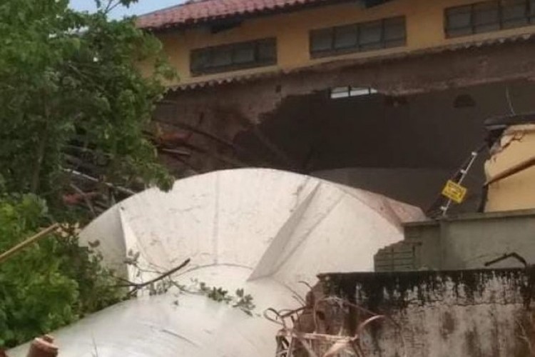 https://radiofm97.com.br/uploads/news/Caixa d’água desaba e destrói parte de unidade de saúde em Olímpia