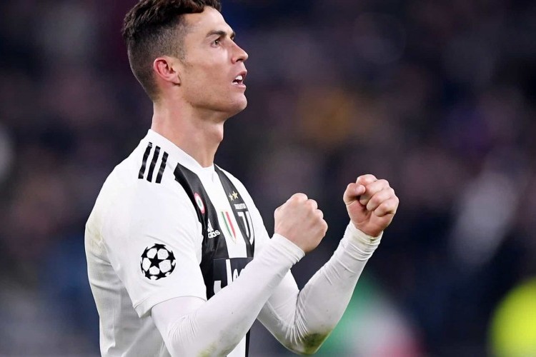 https://radiofm97.com.br/uploads/news/Com 3 gols de Ronaldo, Juventus goleia Cagliari e lidera Italiano