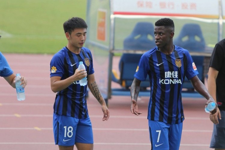 Ramires acerta rescisão com o Jiangsu Suning e está livre para buscar outro clube