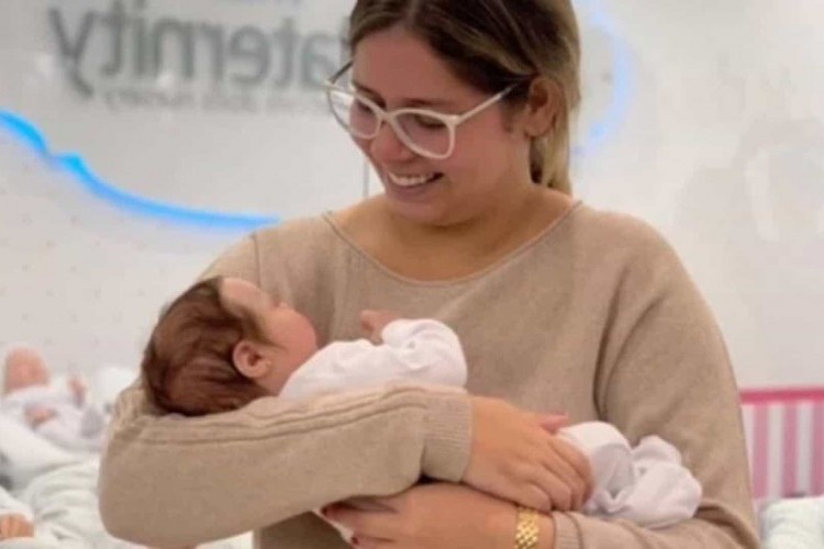 Marília Mendonça relata percalços para amamentar seu primeiro filho