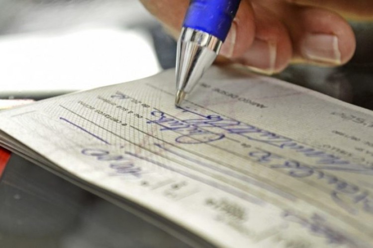 Homem descobre cheque de R$2,5 mil descontado em sua conta em Itapagipe