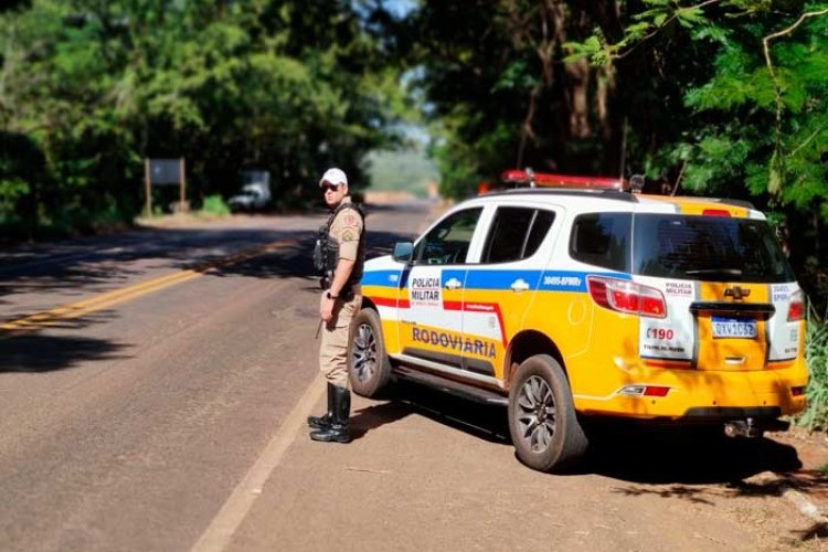 Iturama: Polícia Militar Rodoviária de Minas Gerais flagra motorista dirigindo sob efeito de drogas na MG 426